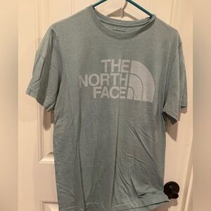 Men’s Northface tshirt see photos